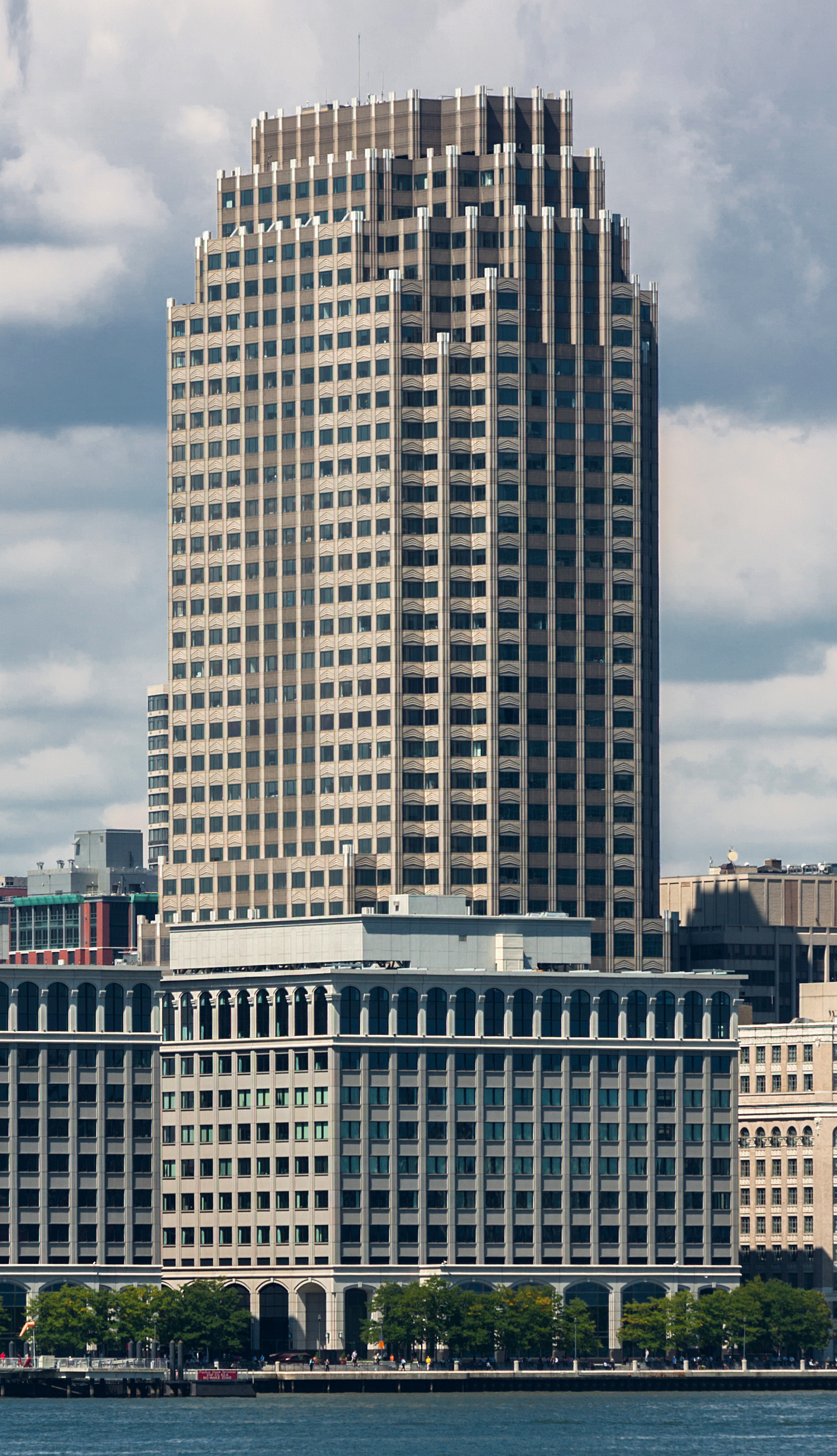 Merrill Lynch Building, Jersey City - View across Hudson River. © Mathias Beinling
